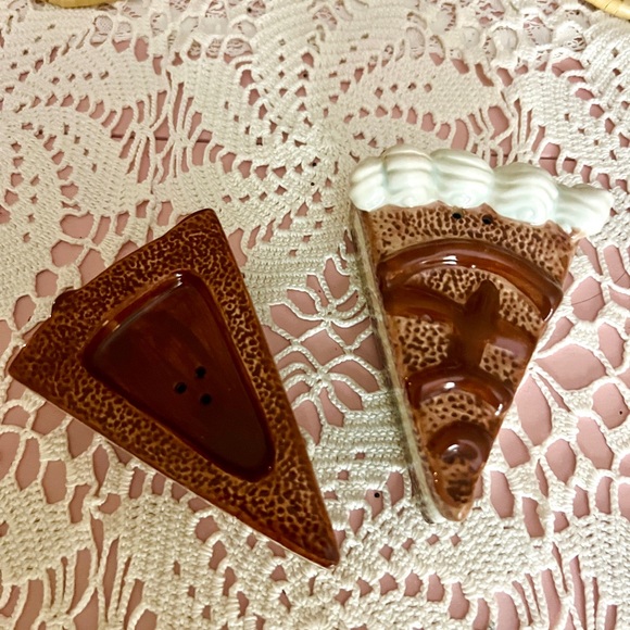 Vintage Chocolate Cake Stackable Salt and Pepper Shakers - Picture 2 of 4